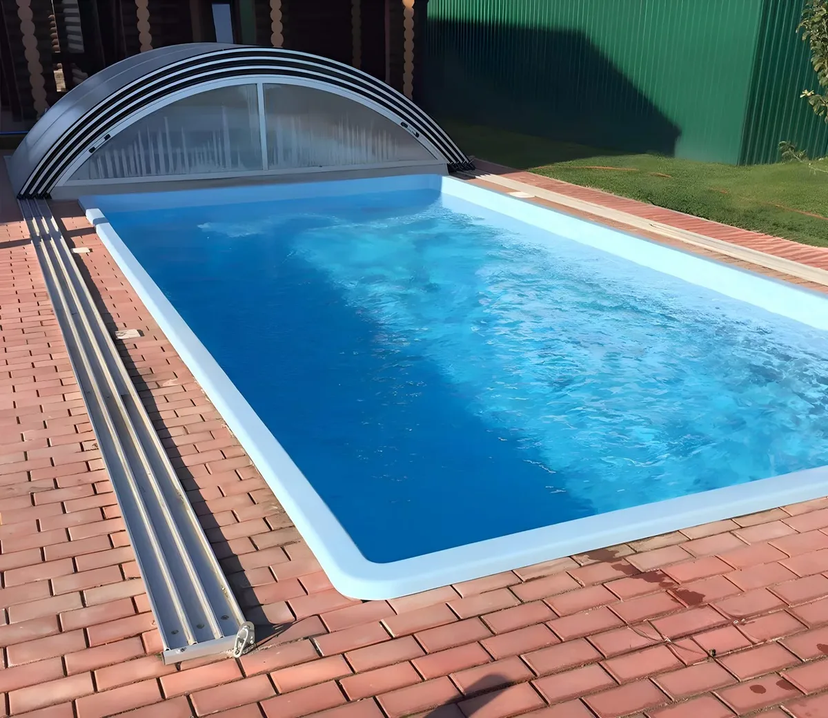 Laguna 7 — вечернее освещение в Волхове